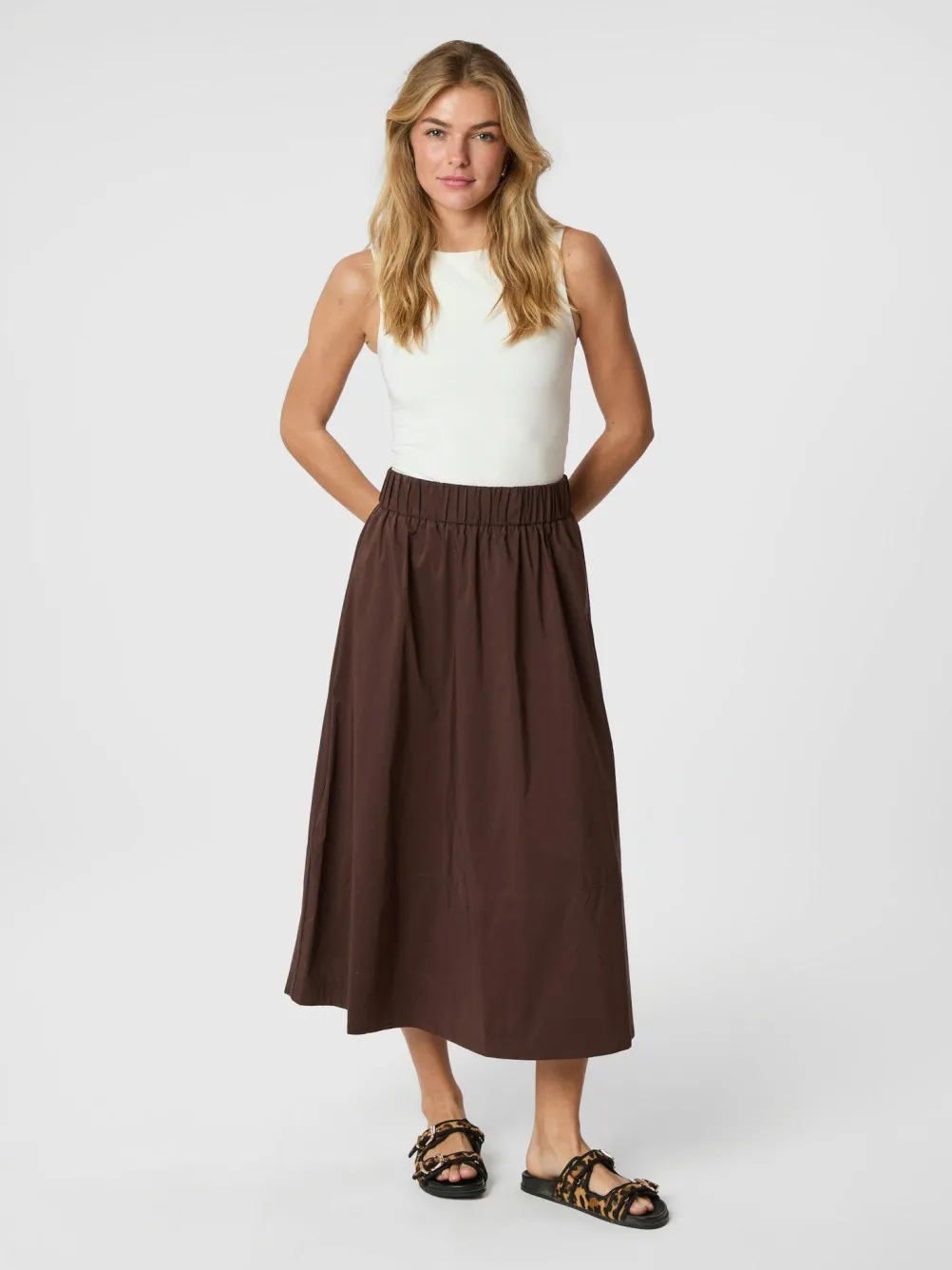 NEO NOIR Yara Poplin Skir Dark Brown