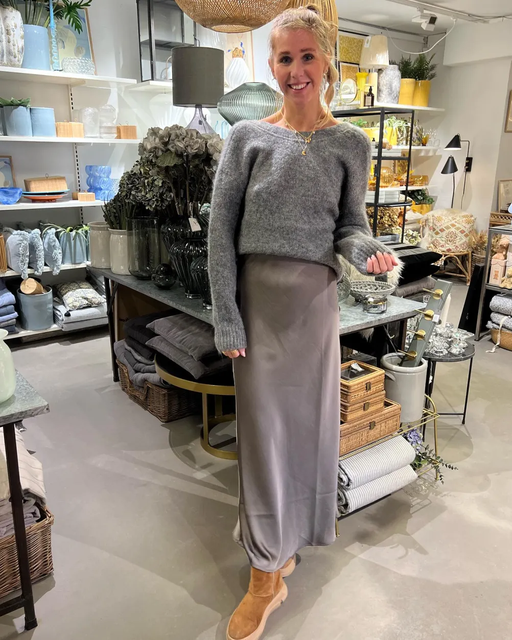 NEO NOIR Vicky Heavy Sateen Skirt Warm Grey